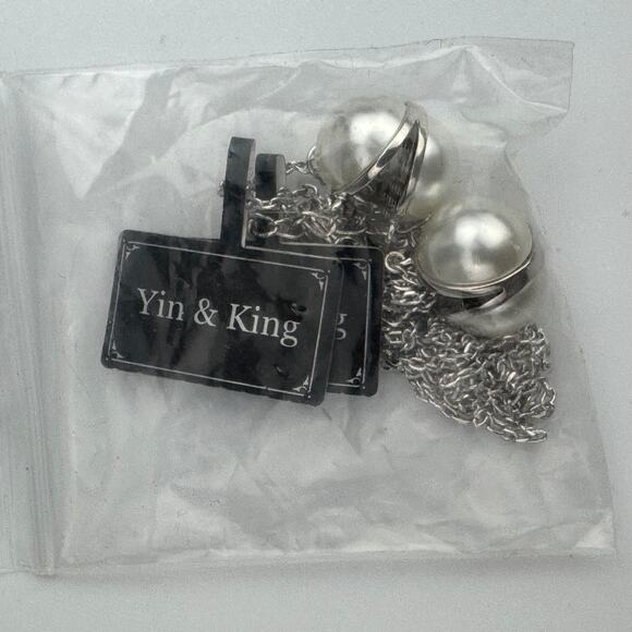 Yin & King Faux Pearl Rhinestone Pendant Necklace Silver Tone Chain NWT - Picture 7 of 7